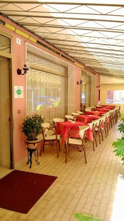 Due Palme Hotel Caorle Exterior photo